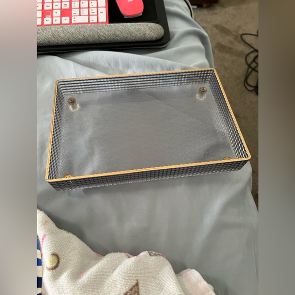 Medium Size Cosmetic Storage Organizer - Picture 4 of 5